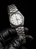 Seiko Quartz beyaz kadranlı çelik kol saati, önden görünüm
