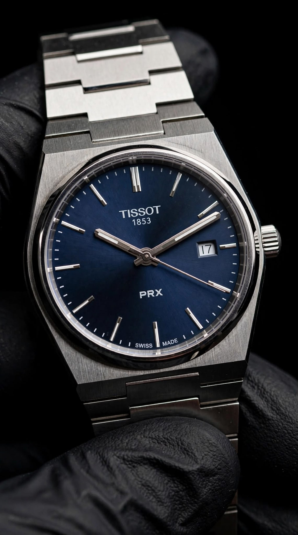 Tissot PRX mavi kadran yakın plan ön görünüm